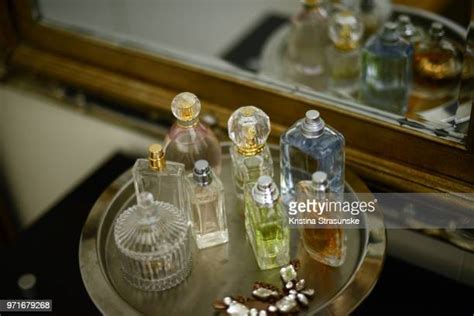 imagens de perfumes & companhia casal da mira|113,678 Perfume Stock Photos & High.